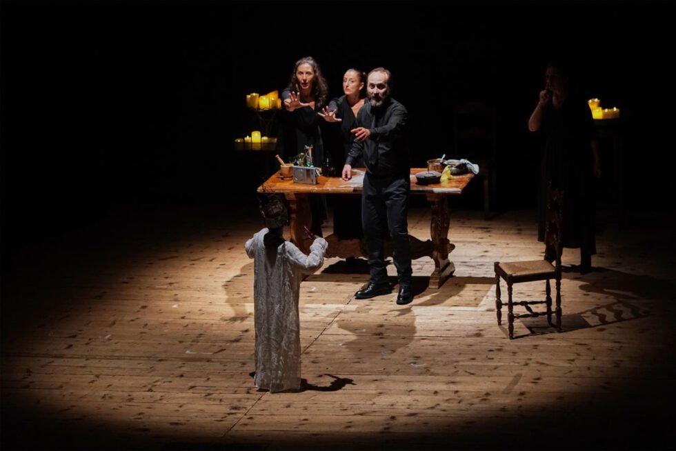 Macbeth Blackout Nautilus